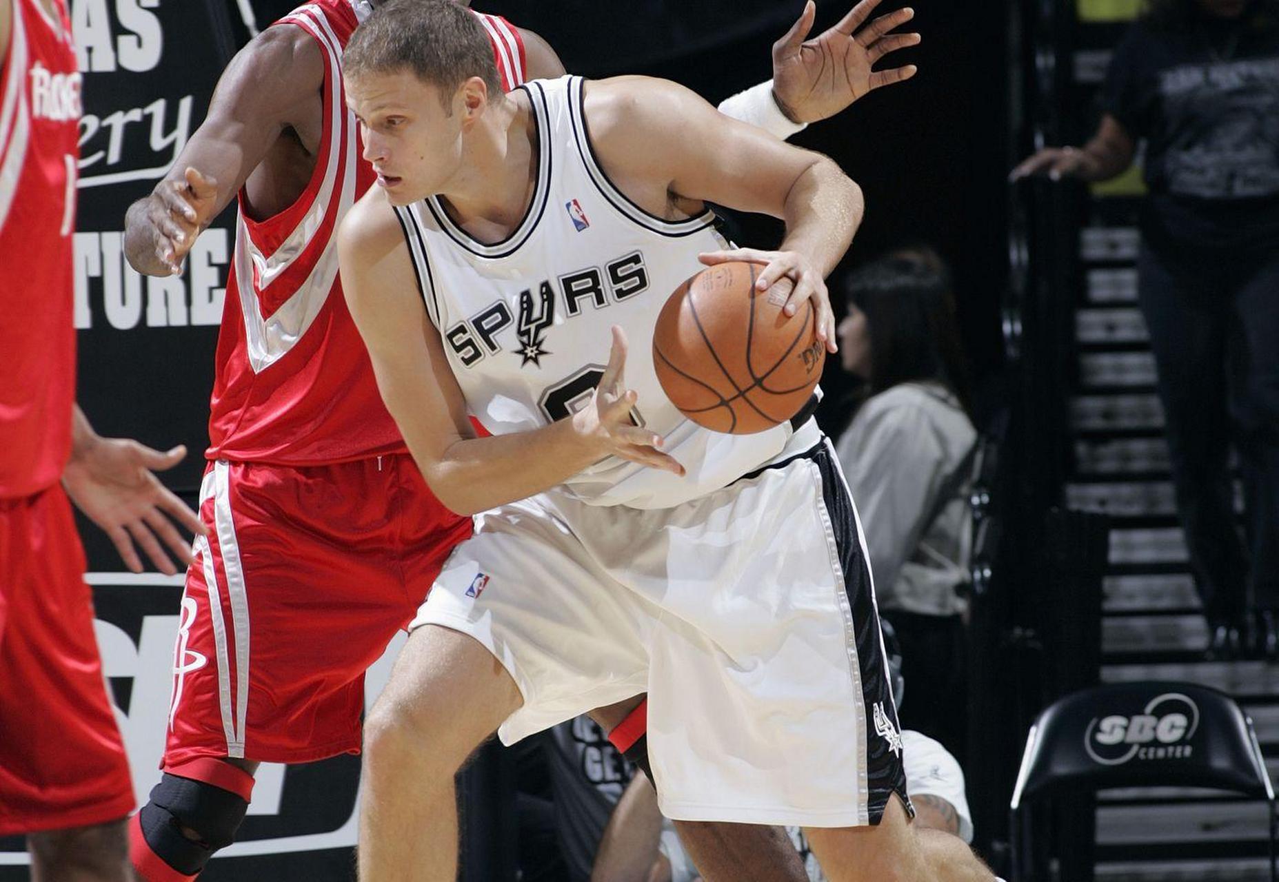 小牛逆转勇士，帕奎斯马里纳什冯坐镇