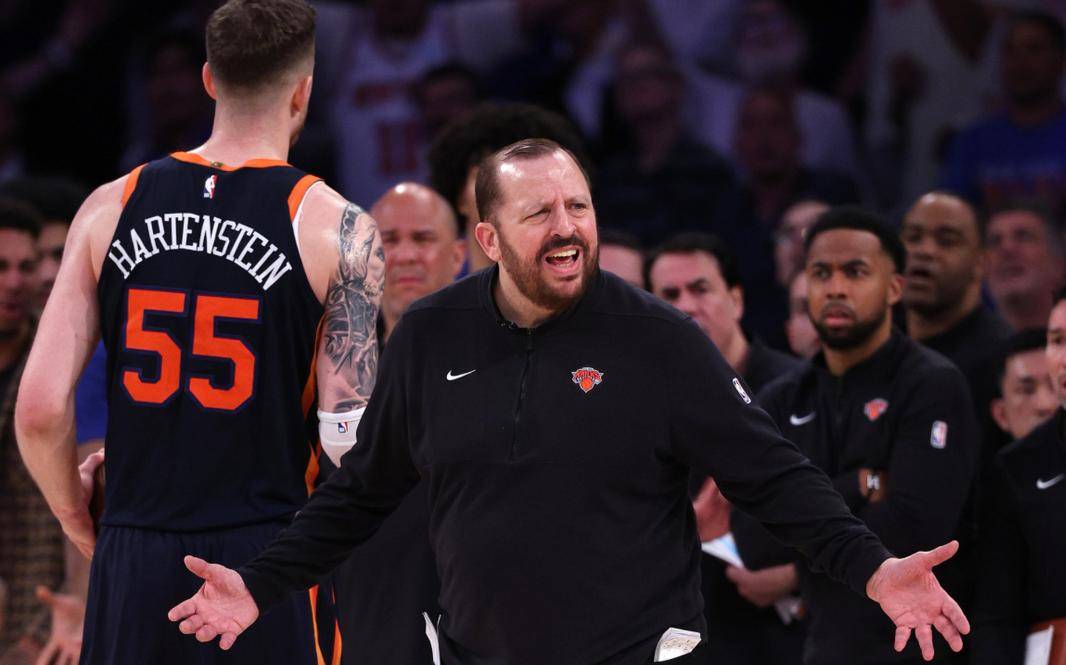 尼克斯队管理层宣布重整旗鼓,球队迎来新机遇 尼克斯队管理层宣布重整旗鼓,球队迎来新机遇