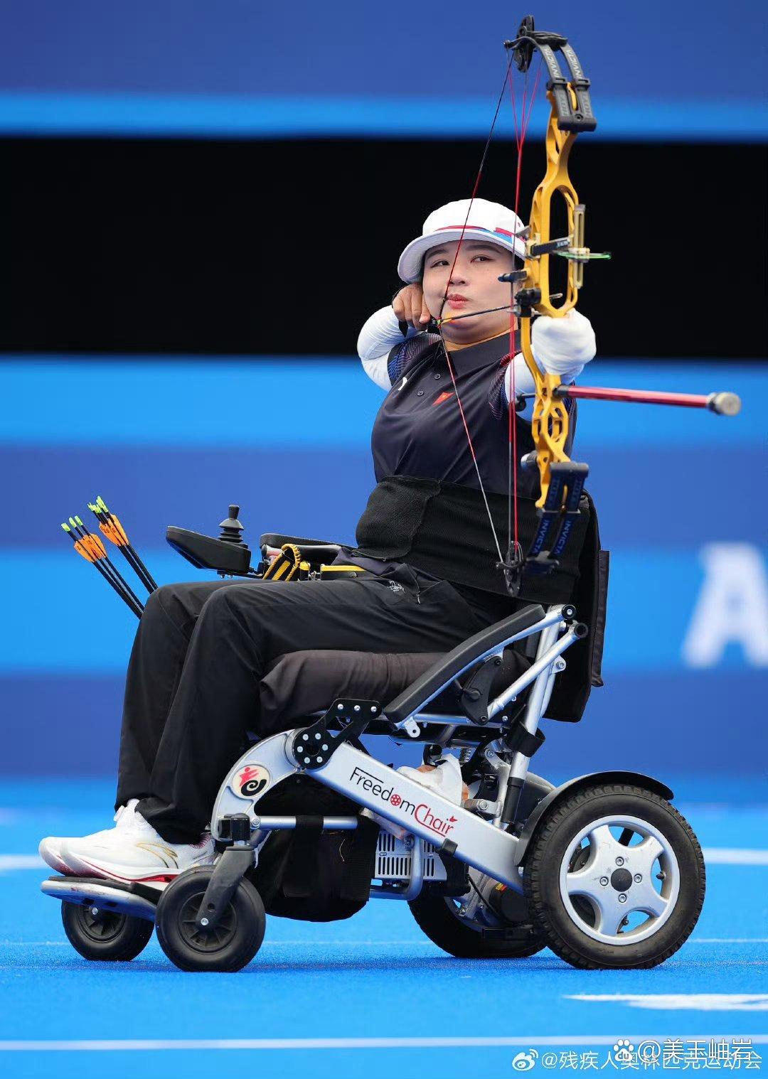 冰岛选手在射箭比赛中夺冠 冰岛选手在射箭比赛中夺冠