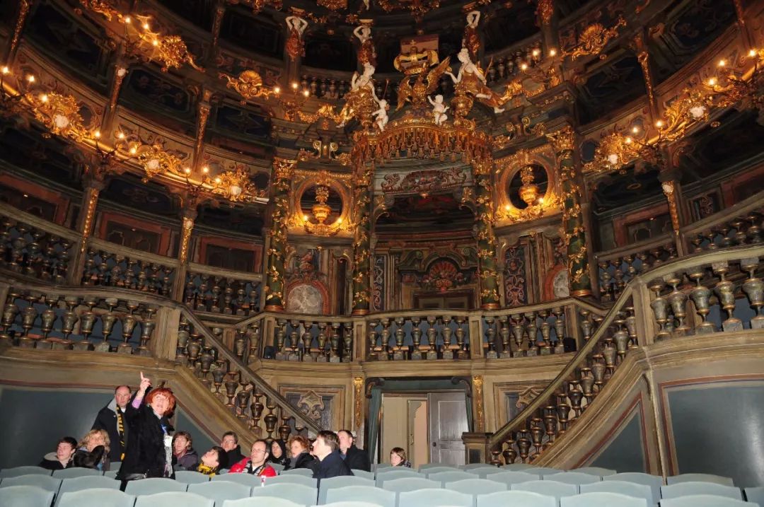 格罗伊特主场头槌破门，战胜十人柏林比锡