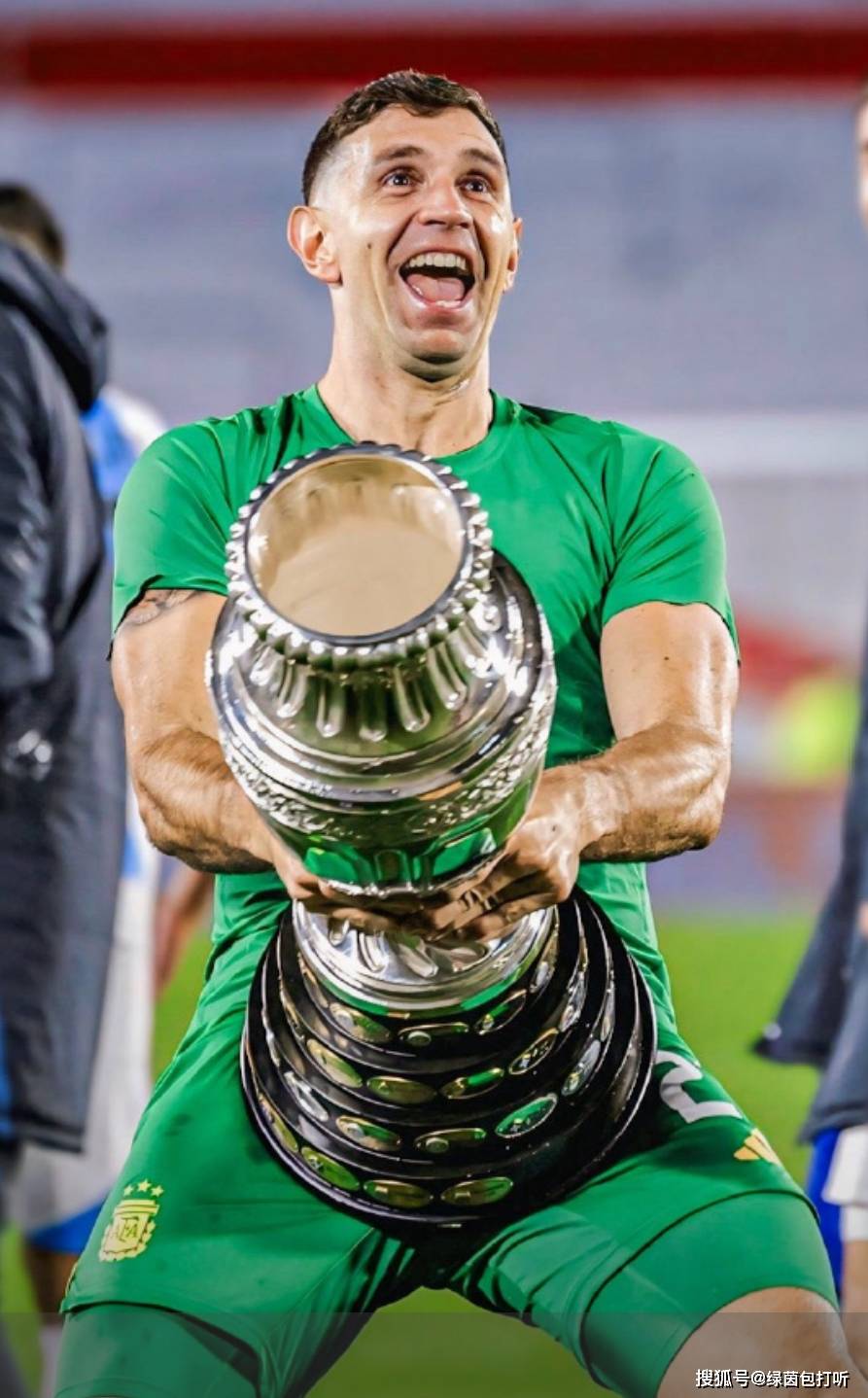 墨西哥门将获得最佳守门员奖 墨西哥门将获得最佳守门员奖