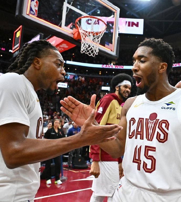 阿贾克斯继续保持不败,豪取七连胜 阿贾克斯继续保持不败,豪取七连胜