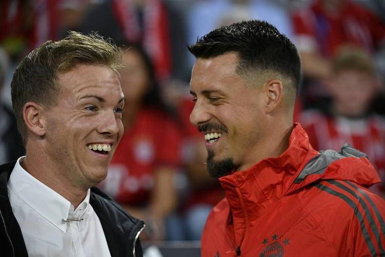 霍芬海姆教头神秘魅力,助球队征服险阻 霍芬海姆教头神秘魅力,助球队征服险阻