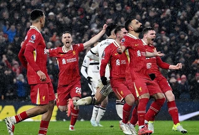 紧追不舍,英超争夺势力范围不断扩大 紧追不舍,英超争夺势力范围不断扩大