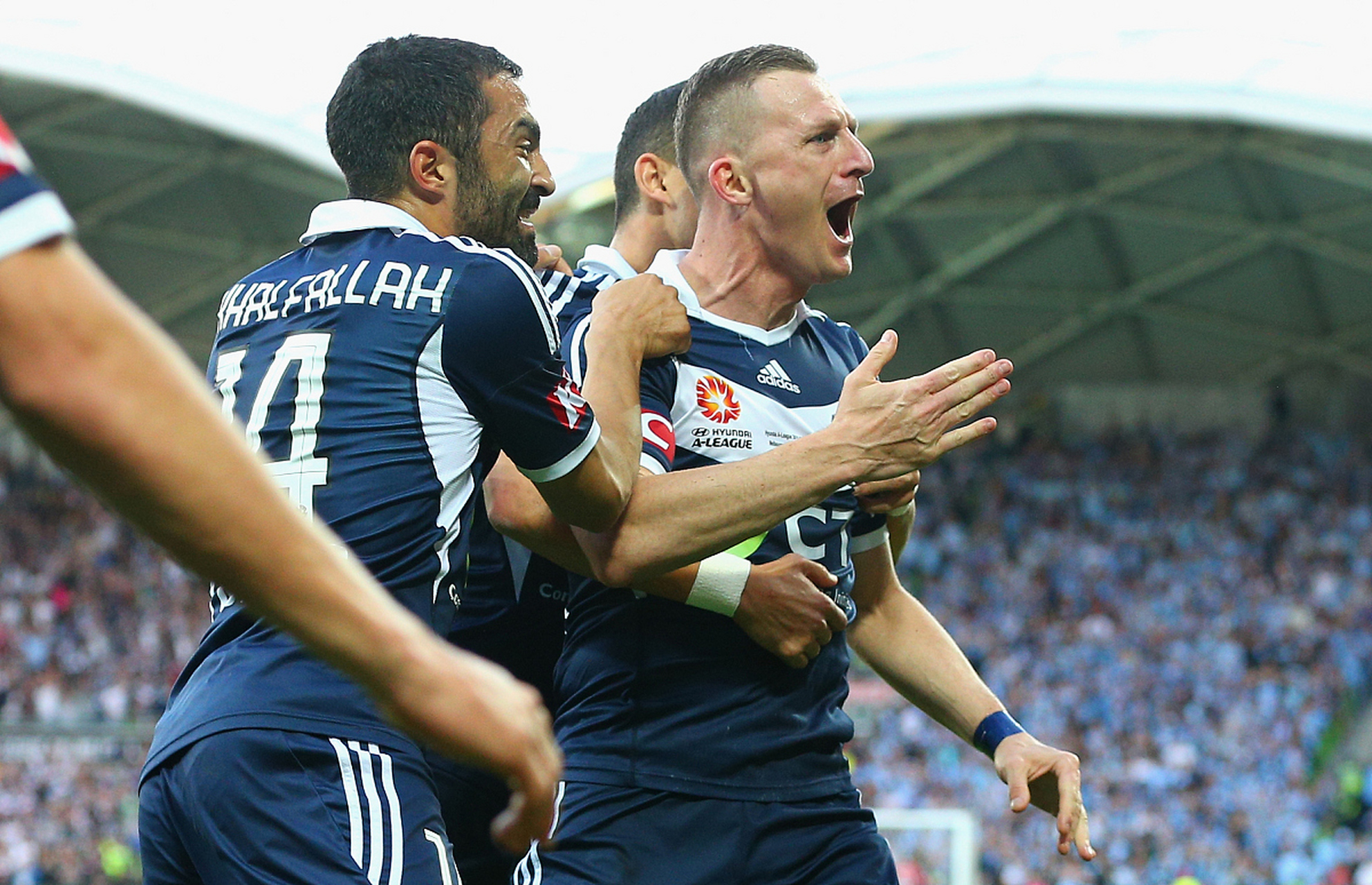 沙尔克04遭遇连败，球队危机重重