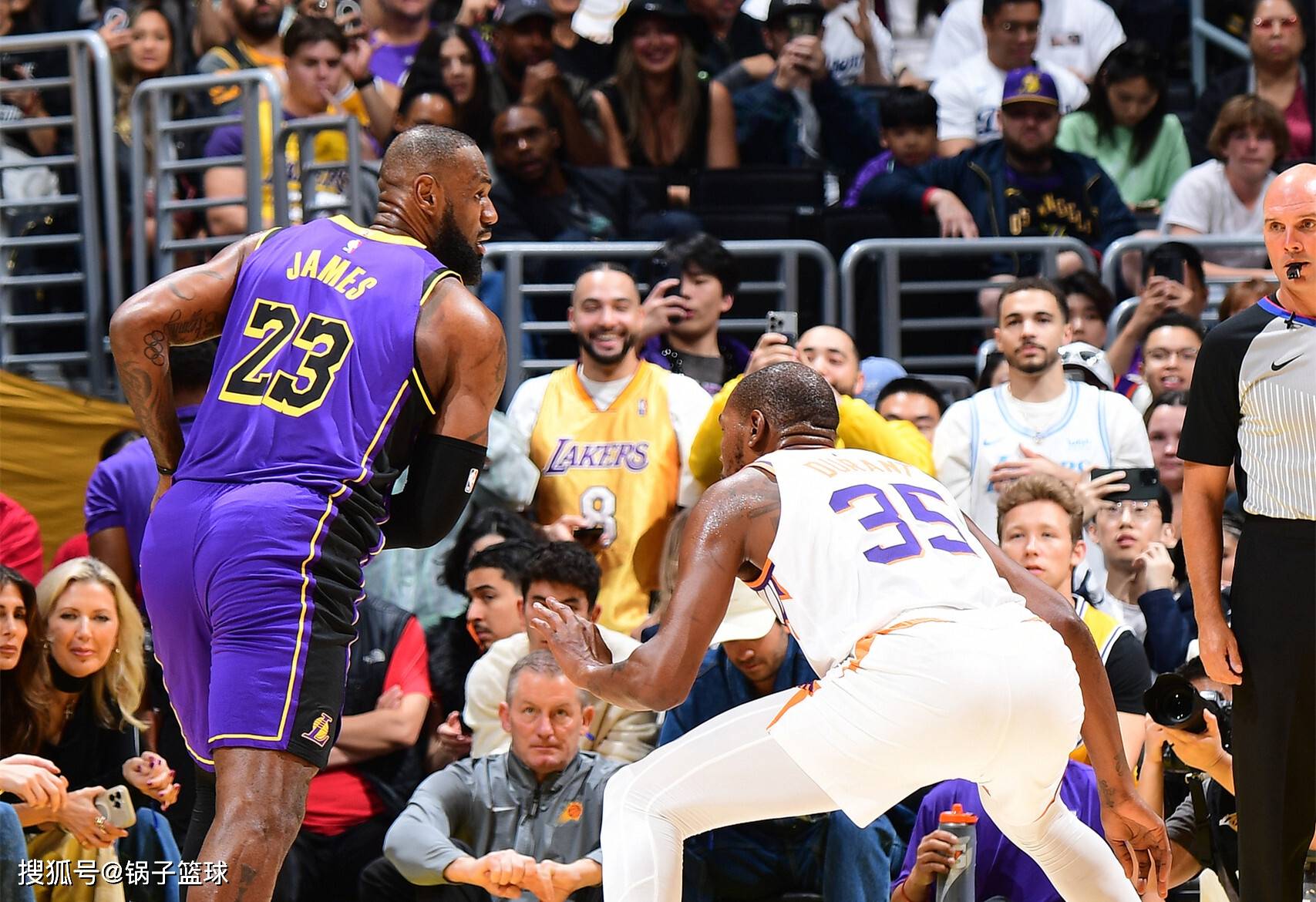 詹姆斯助湖人逆转夺胜,展现领袖风范 詹姆斯助湖人逆转夺胜,展现领袖风范