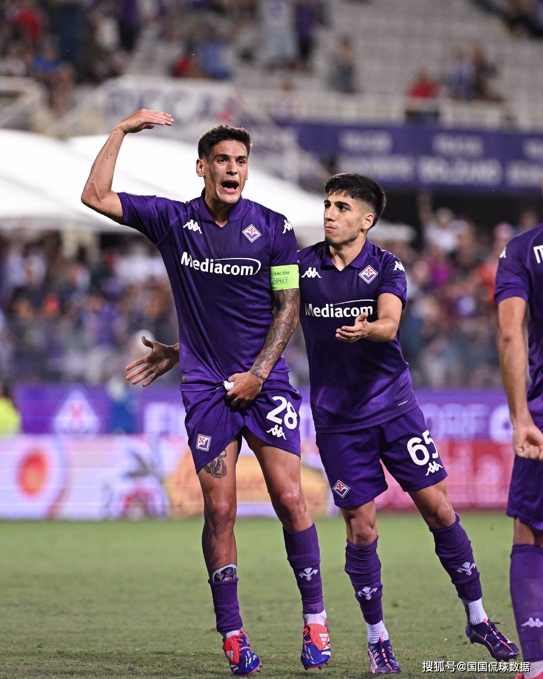 佛罗伦萨展现强大实力,一举击败对手取得三分 佛罗伦萨展现强大实力,一举击败对手取得三分