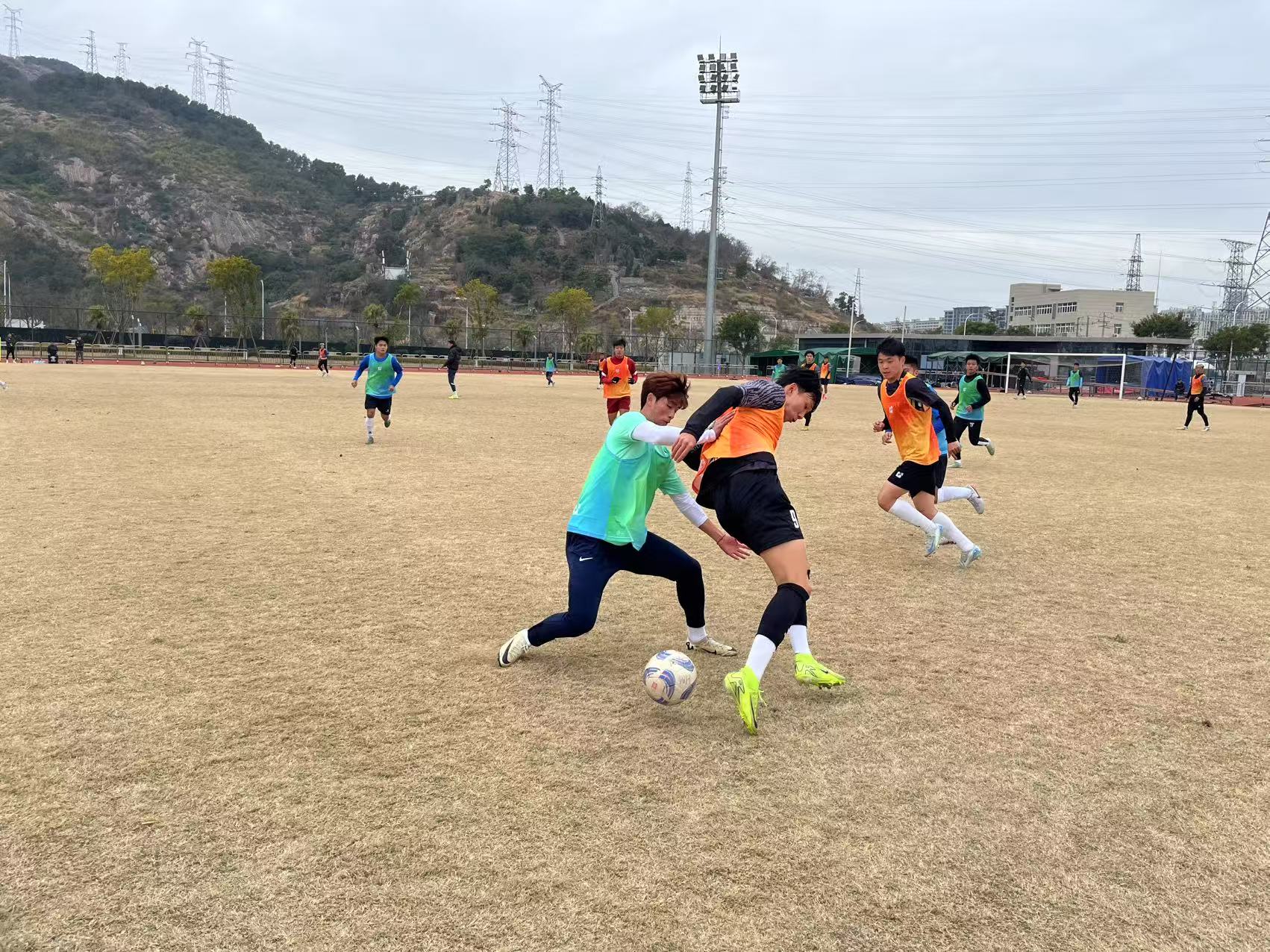 全面备战!女子足球联赛各路强队展开激烈角逐 全面备战!女子足球联赛各路强队展开激烈角逐