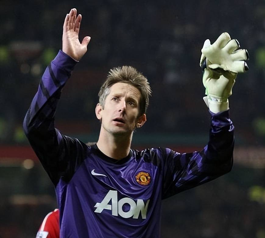 伯明翰城门将逆天扑救,守住球门 伯明翰城门将逆天扑救,守住球门