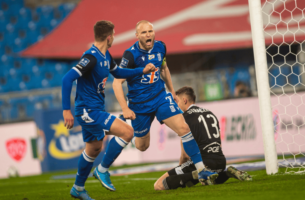 巴西实现惊险逆转，波兰难躲败局