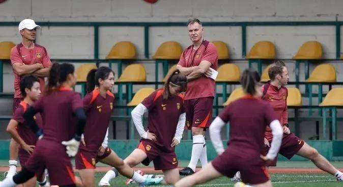 激烈对抗大揭秘!巴西女足战胜加拿大队 激烈对抗大揭秘!巴西女足战胜加拿大队