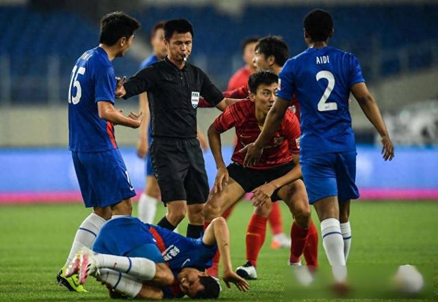 申花队员实力不凡,稳定发挥取得连胜 申花队员实力不凡,稳定发挥取得连胜