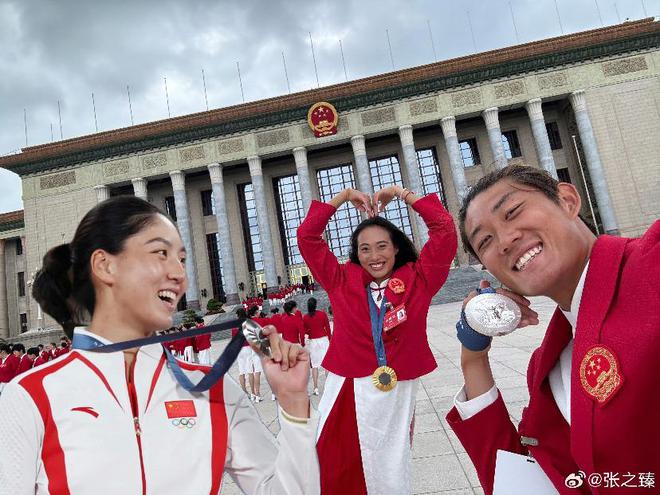 运动员表现出色,为国争光赢得掌声 运动员表现出色,为国争光赢得掌声