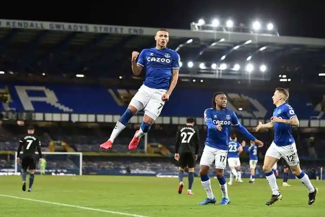 布莱顿成功晋级,迈向冠军之战 布莱顿成功晋级,迈向冠军之战