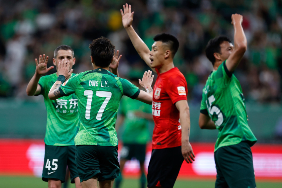 长春亚泰主场不敌北京国安,积分领先榜首 长春亚泰主场不敌北京国安,积分领先榜首