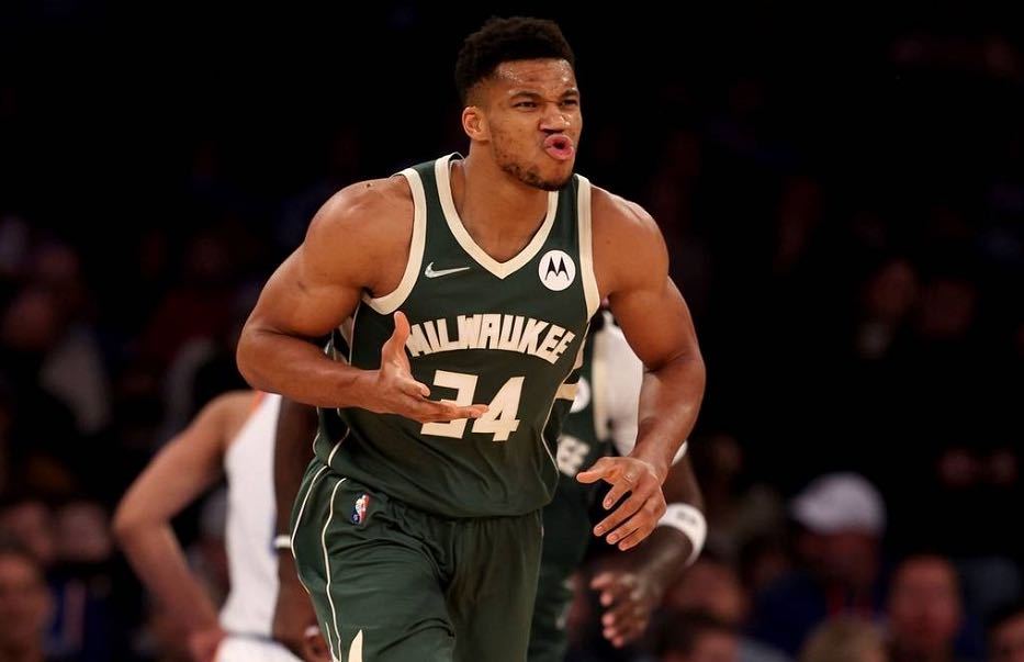 雄鹿队客场大捷,期待球队更进一步 雄鹿队客场大捷,期待球队更进一步