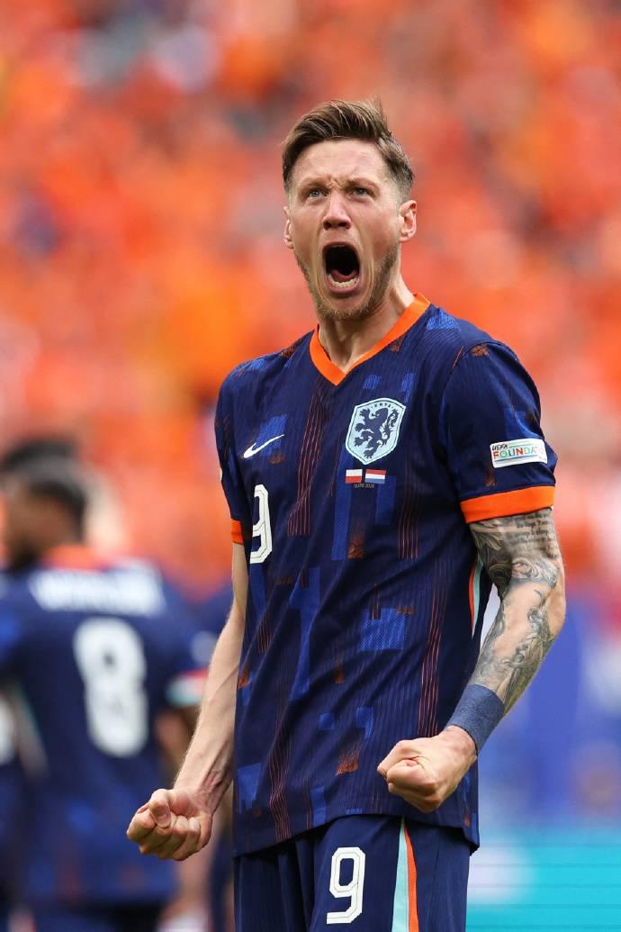 荷兰队员患伤恢复后将重返草坪迎战外国队伍 荷兰队员患伤恢复后将重返草坪迎战外国队伍