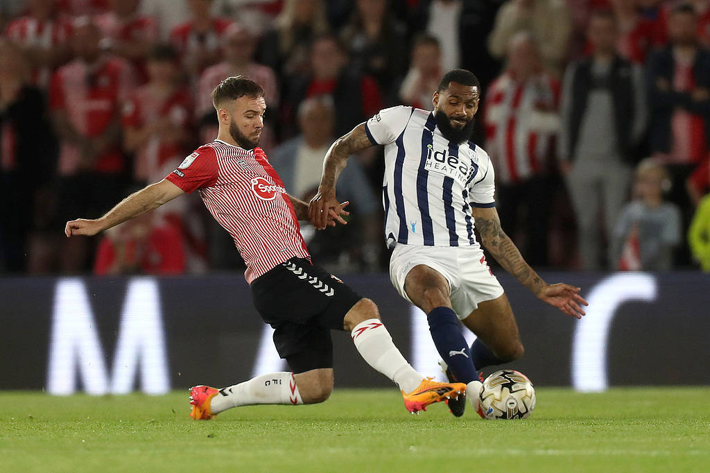 纽卡斯尔客场战平南安普顿，球队表现持续上升