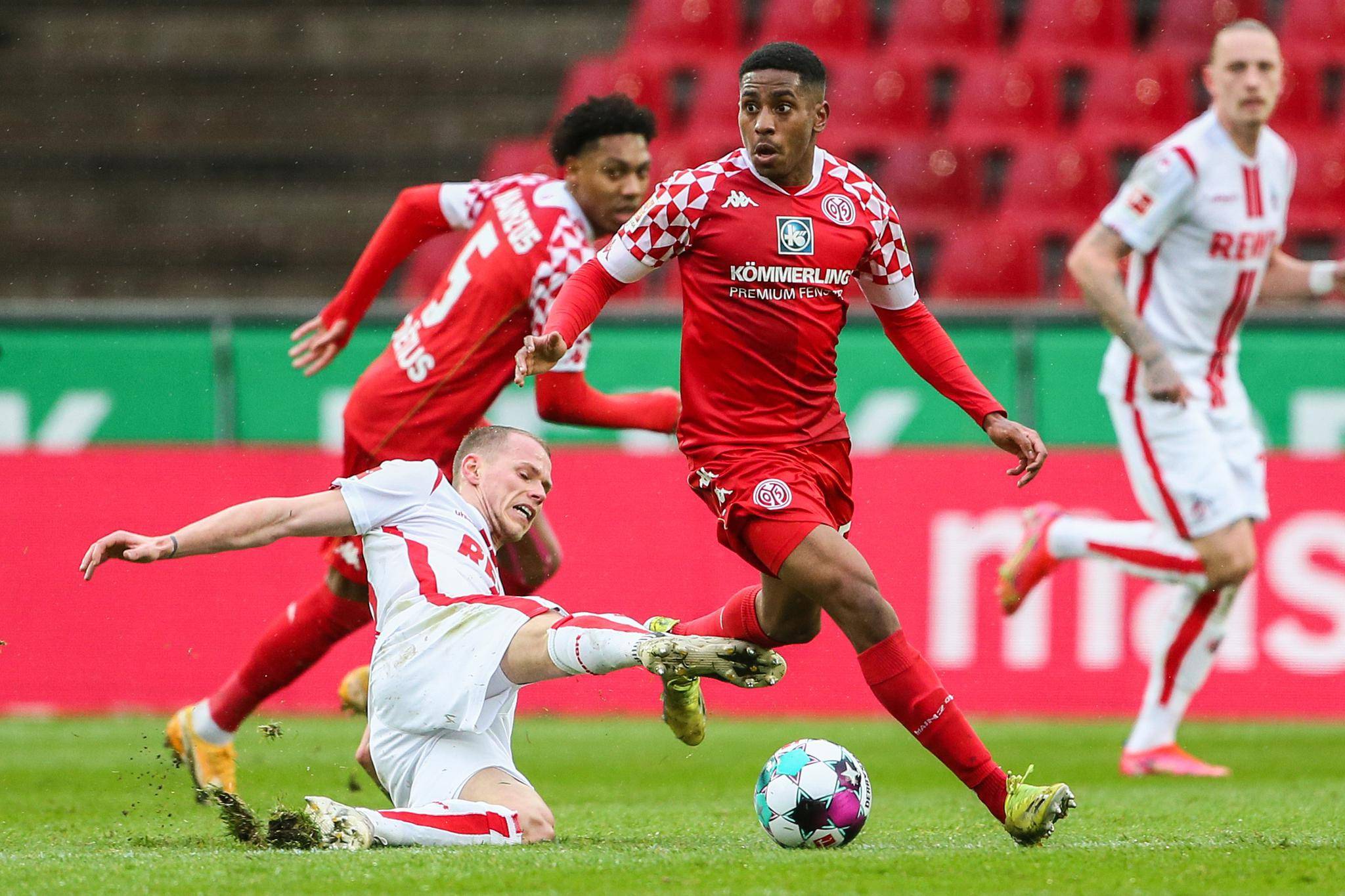 美因茨队主场取胜,提升士气信心 美因茨队主场取胜,提升士气信心