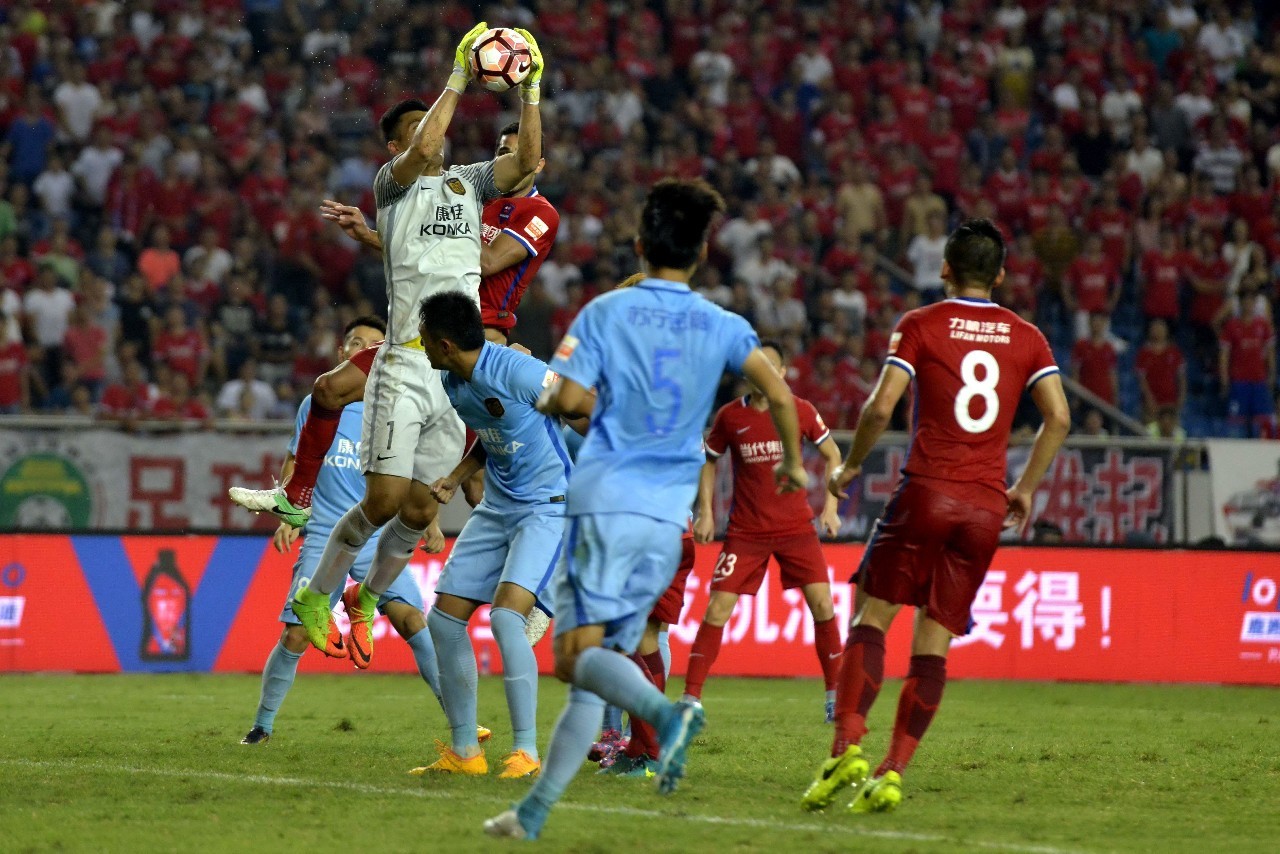 重庆力帆大胜江苏苏宁,豪取主场三分 重庆力帆大胜江苏苏宁,豪取主场三分