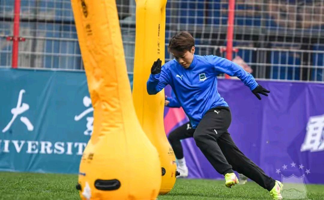 日本女足努力训练:冲击冠军梦想 日本女足努力训练:冲击冠军梦想