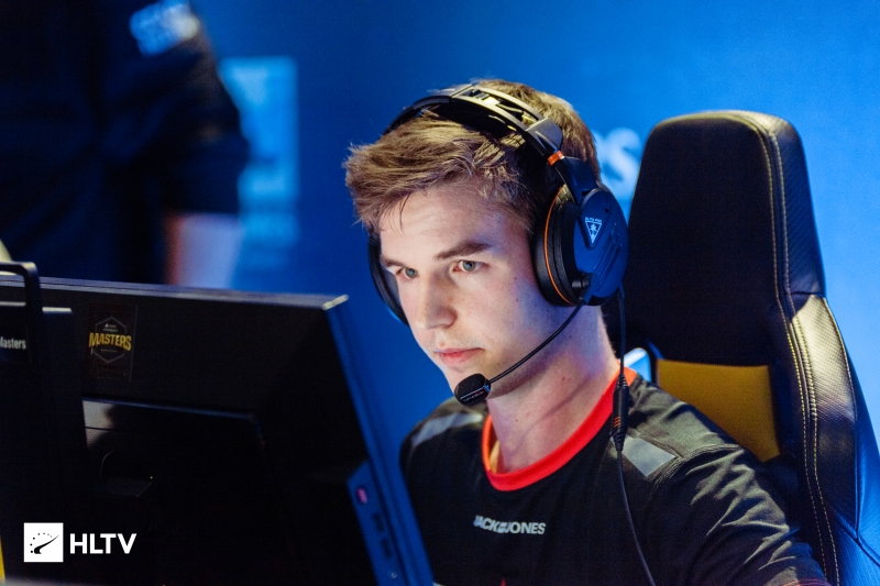 雷丁主场逆转马赛,晋级半决赛 雷丁主场逆转马赛,晋级半决赛