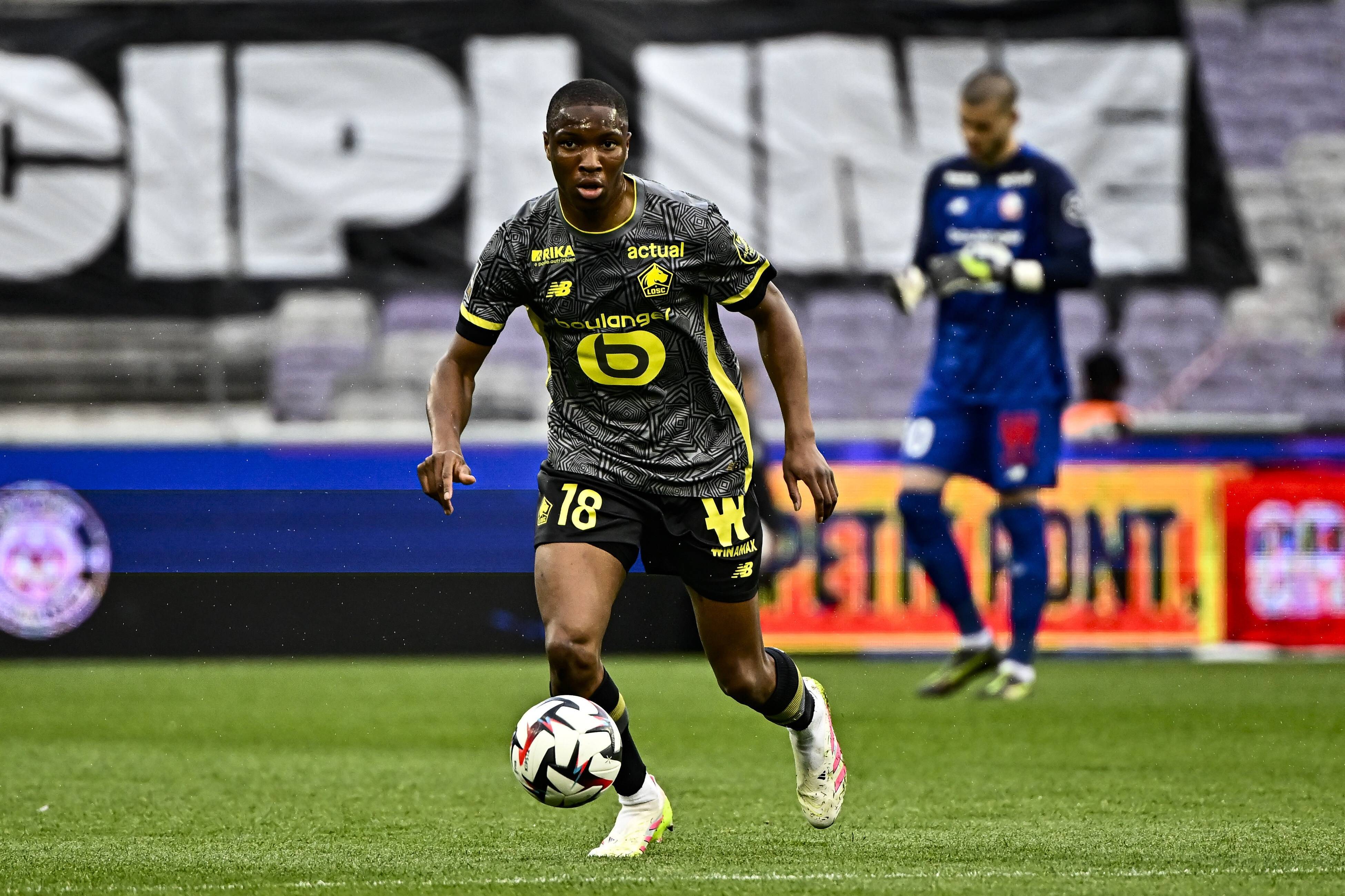 里尔后卫关键封堵，助球队取胜