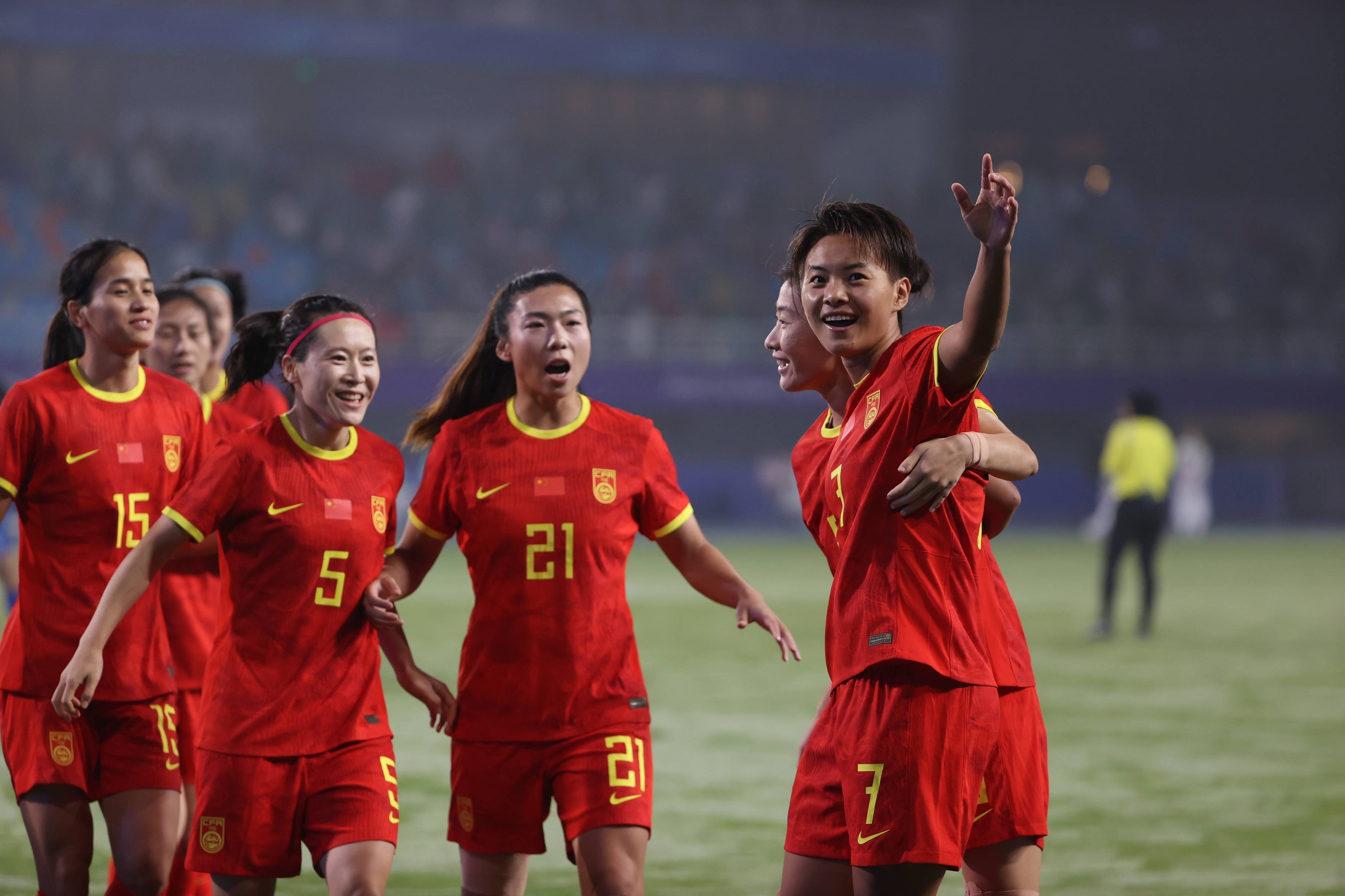 德信app-中国女足备战比赛，力求胜利