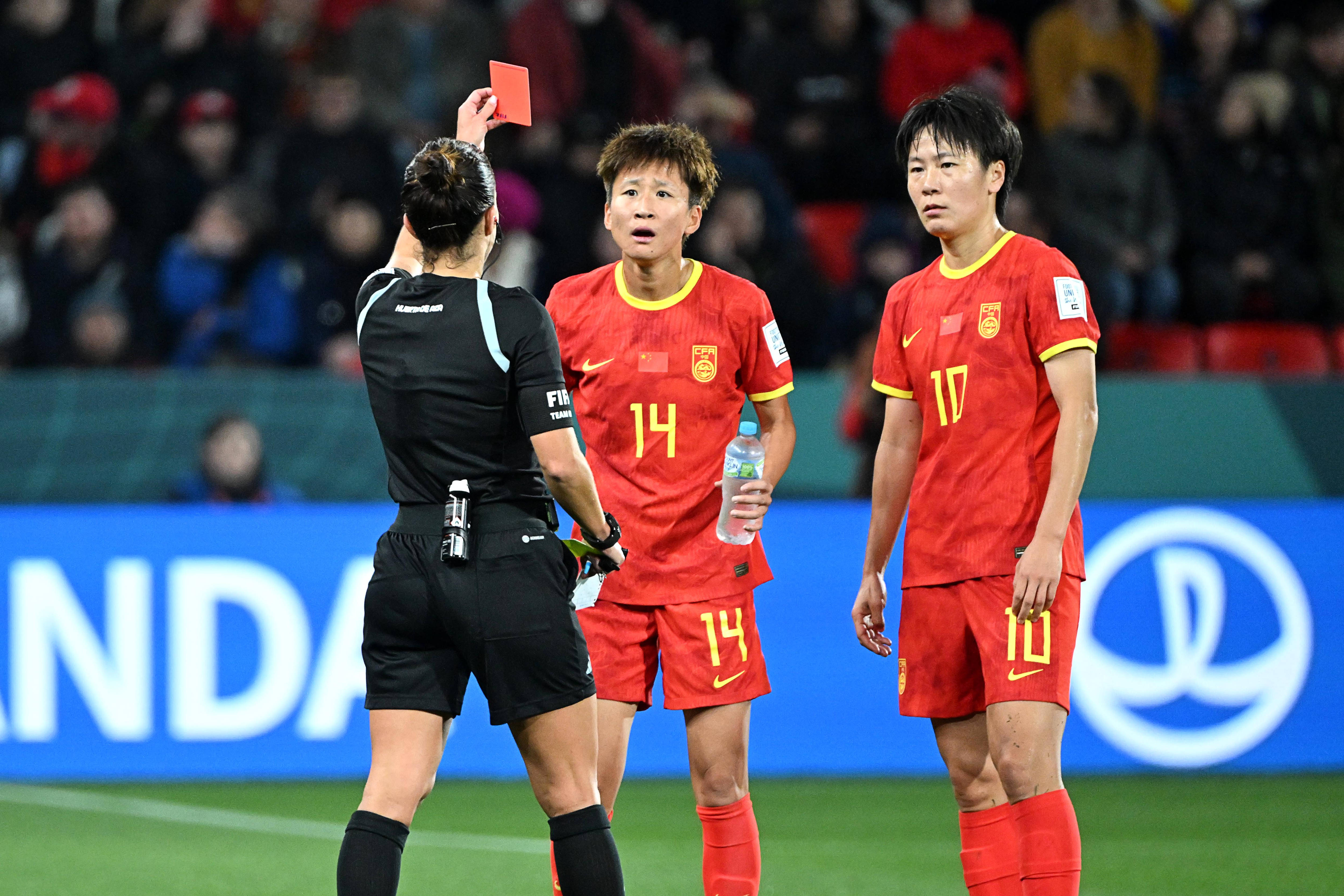 中国女足备战比赛，力求胜利